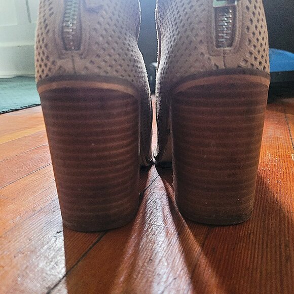 Suede Steve Madden Taupe "Replay" Booties, sz 7 - Picture 9 of 14